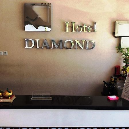 Hotel Diamond Makassar Exteriör bild