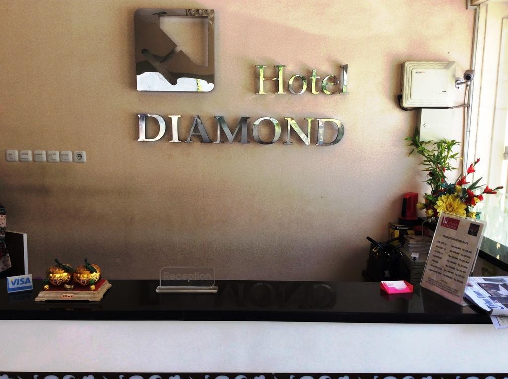 Hotel Diamond Makassar Exteriör bild