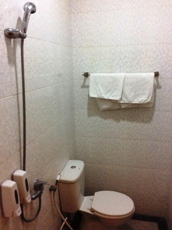 Hotel Diamond Makassar Rum bild