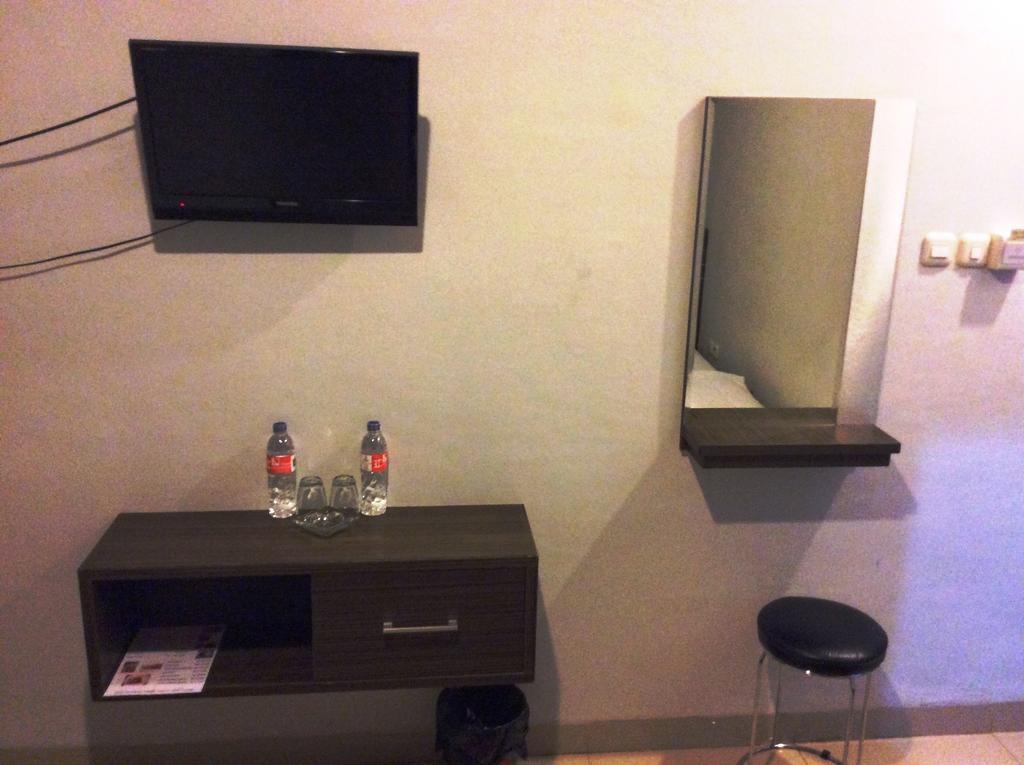 Hotel Diamond Makassar Rum bild