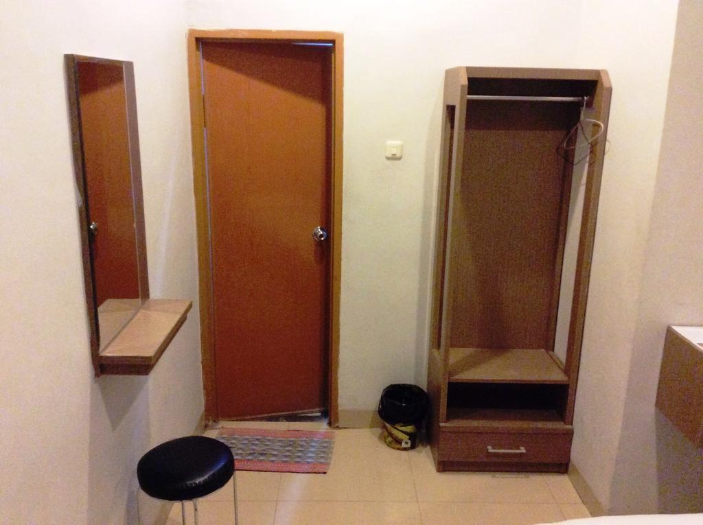 Hotel Diamond Makassar Rum bild