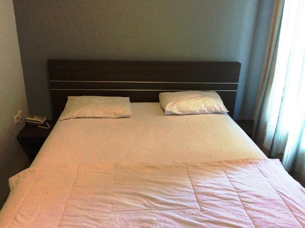 Hotel Diamond Makassar Rum bild